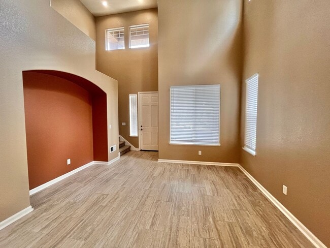 Building Photo - Beautifully Remodeled 4-Bedroom, 2.5 Bath ...