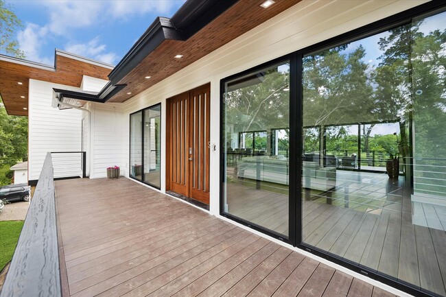 Building Photo - 407 Brook Hollow Dr