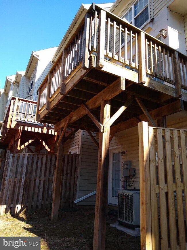 10038 Moxleys Ford Ln, Bristow, VA 20136 Townhouse for Rent in
