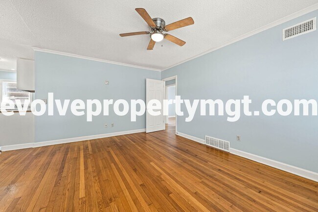 Building Photo - SPACIOUS CHARMING HOME!