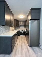 Building Photo - 260 Linda Rosa Ave