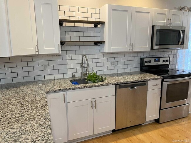 Building Photo - 8 James St