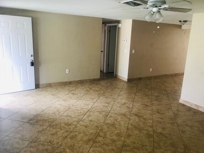 Foto del edificio - Beautiful 2 bedroom / 2 bath available now!