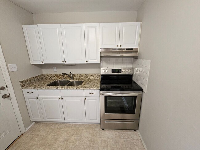Building Photo - 1130 Brighton Road - Bev Roberts Rentals &...