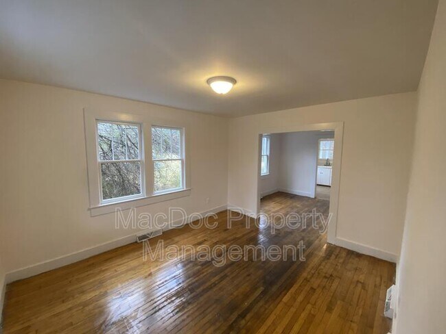 Building Photo - 10630 Tidewater Trail