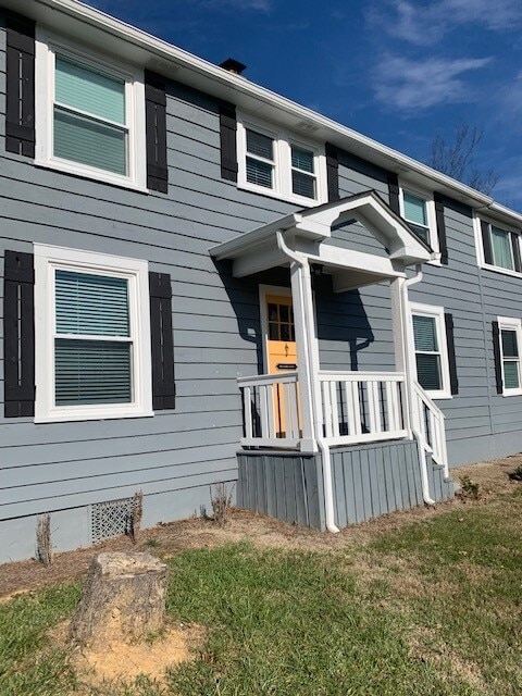 Building Photo - 2647 Woodrow Dr