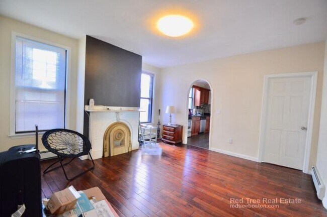 Building Photo - 4 bedroom in Boston MA 02128