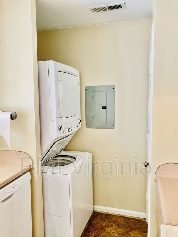 Foto del edificio - 4565 Shallowford Cir