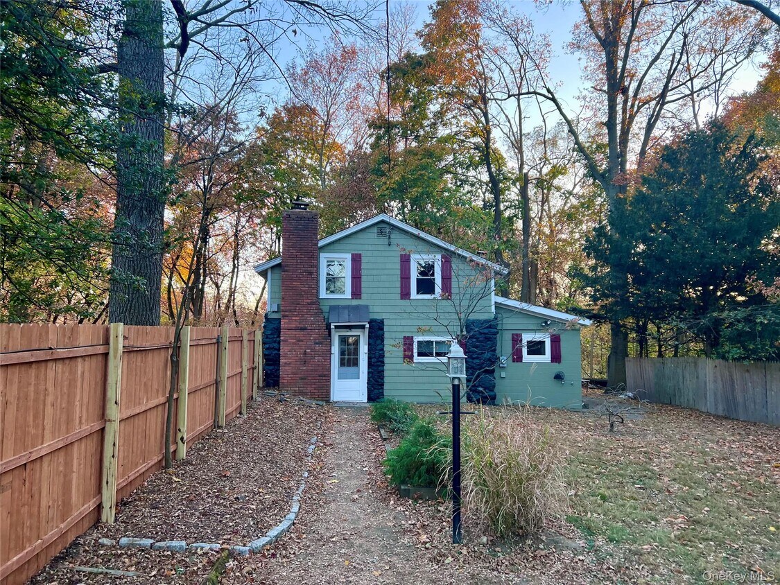 Foto principal - 863 Wolcott Ave