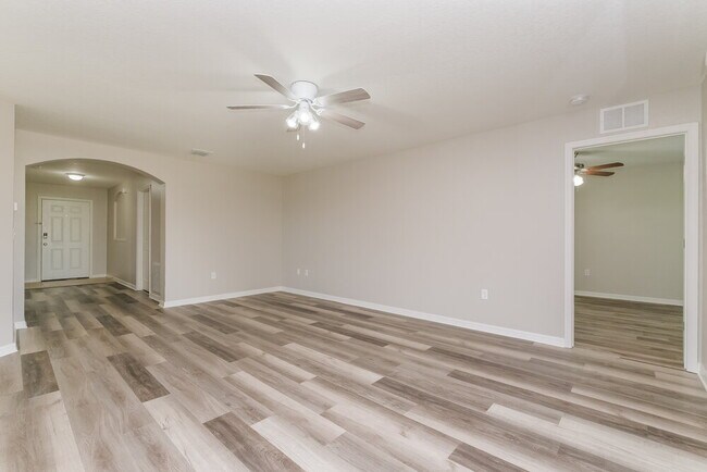 Foto del edificio - 6643 Wirevine Dr