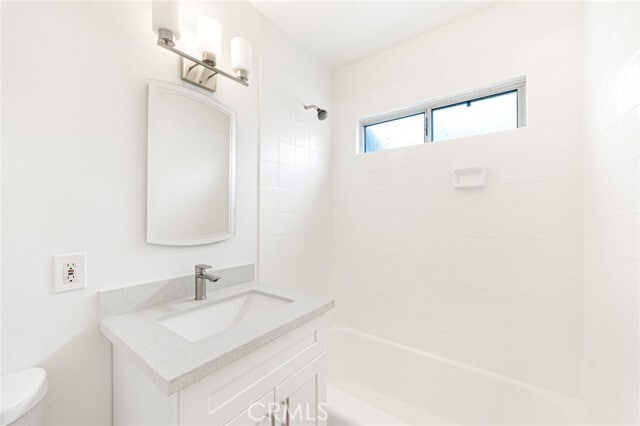 Building Photo - 13810 Oxnard St