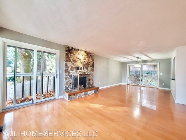 Building Photo - 5 br, 3 bath House - 21804 3rd Dr SE