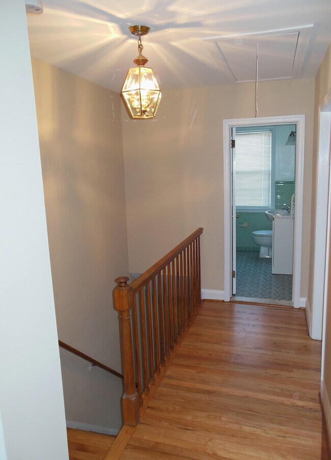 Building Photo - 8434 Pleasant Plains Rd