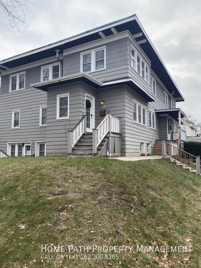 Building Photo - 832 N 70th St