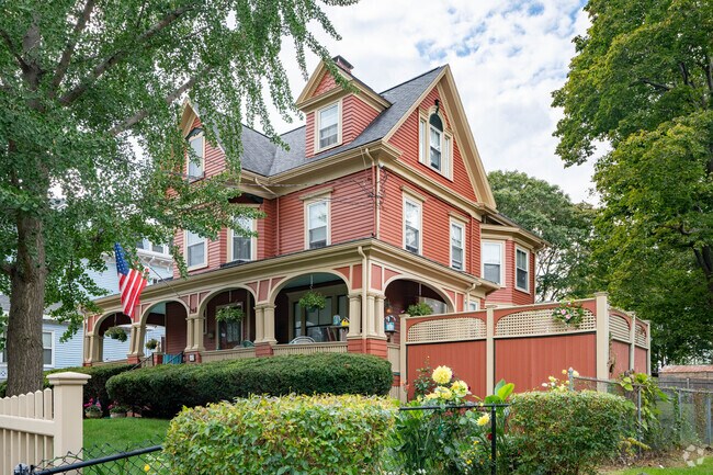 Queen Anne homes in Hyde Park cement the character of the neighborhood.