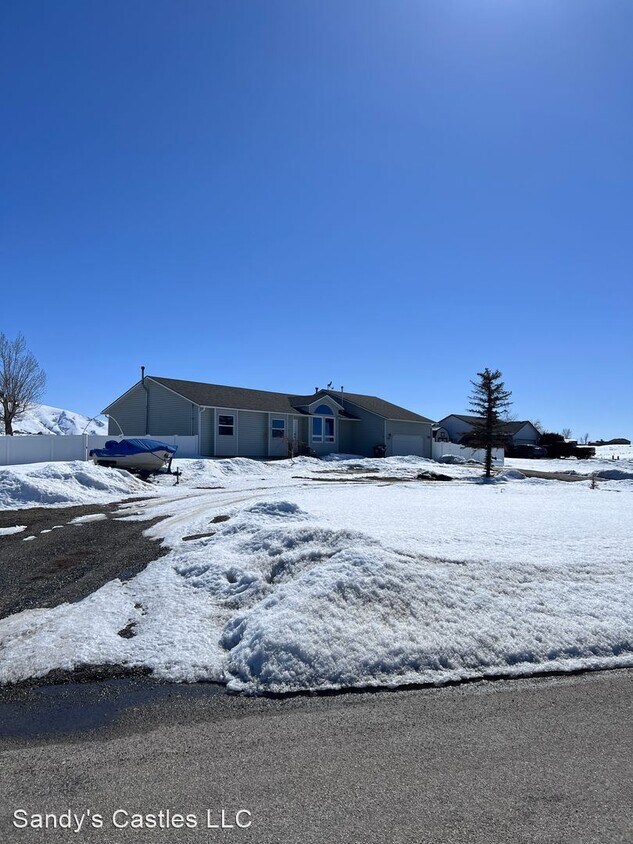 Foto principal - 4 br, 3 bath House - 638 Westcott Dr
