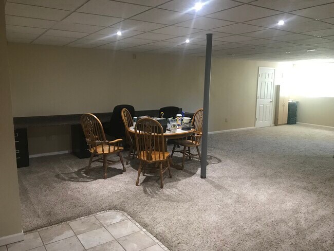 Kitchen to dinning area - 418 Hubbard Ln