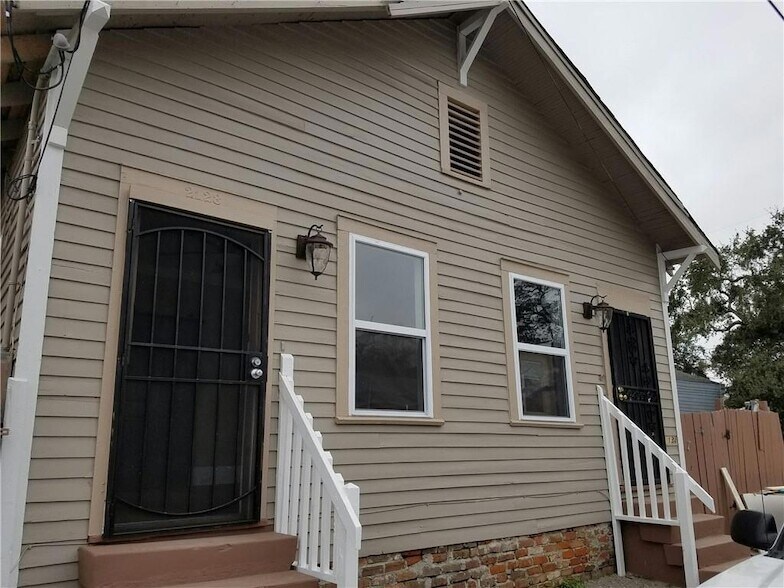 Foto principal - 2128 Clara St