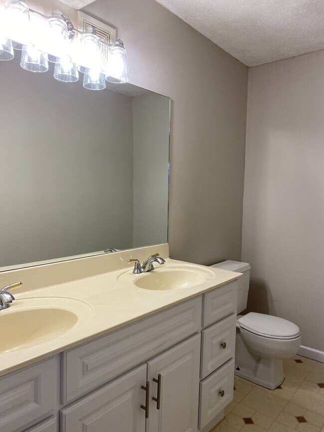 Foto del edificio - 4334 W Bethany Dr