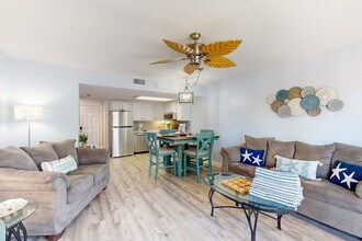 Building Photo - 3402 Gulf Dr