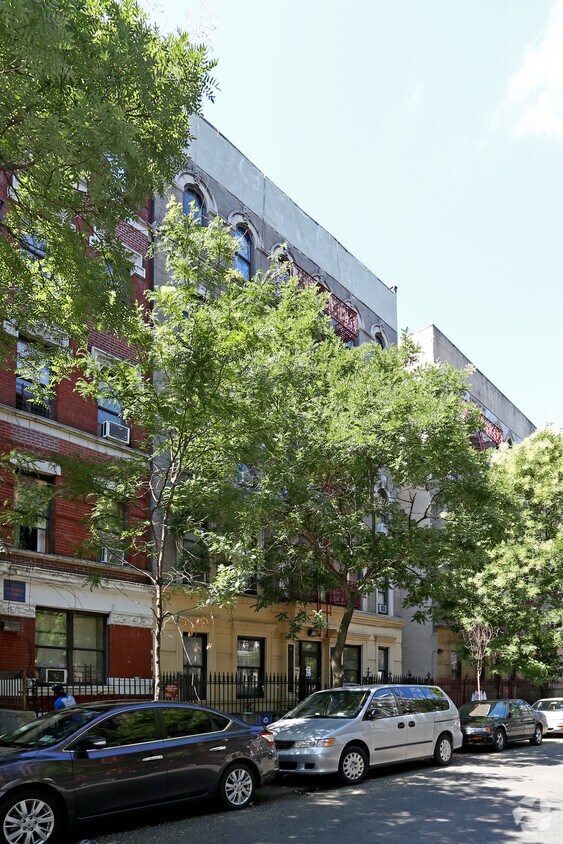 Building Photo - 452 W 164th St