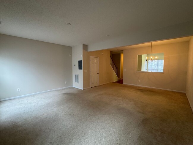 Building Photo - *Move In Special!* 3 Bedroom | 2.5 Bathroo...