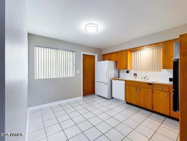 Foto del edificio - 5414 E Albany St