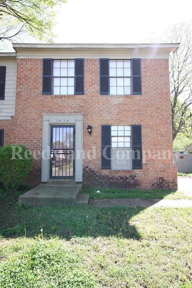Building Photo - 3434 Dungreen St