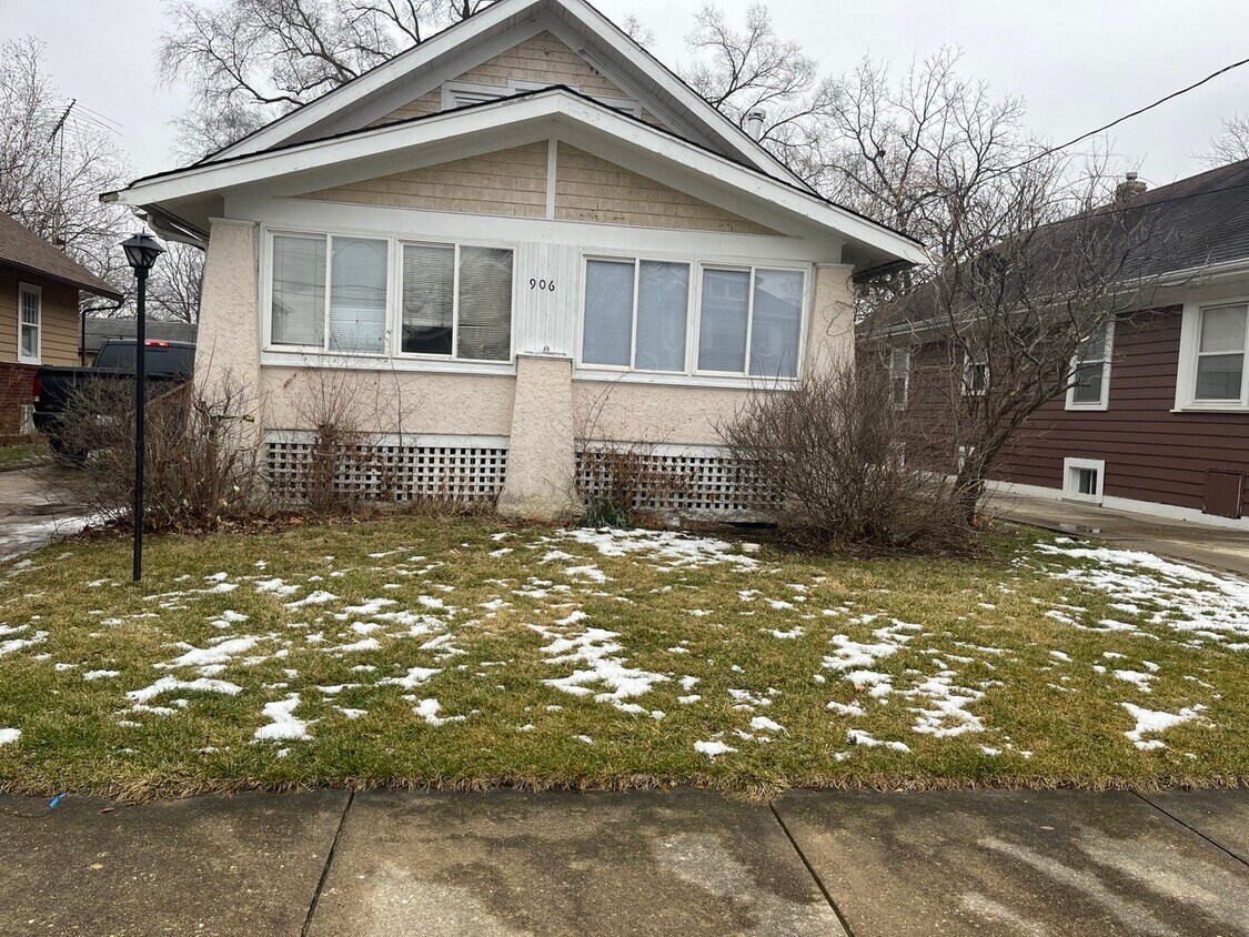 Primary Photo - 906 Lebanon St