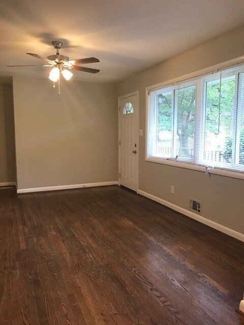 Foto del edificio - Warm & Inviting 4br/2ba Ranch with BASEMEN...