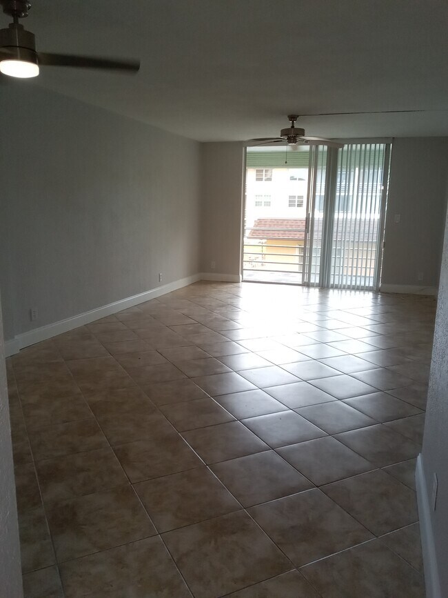 Foto del edificio - 4500 N Federal Hwy