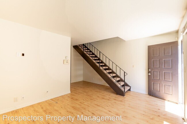 Building Photo - 2 br, 1.5 bath House - 7721 Murray Ave