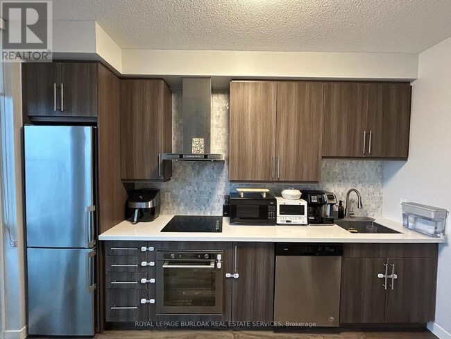 Building Photo - 2087 Fairview St