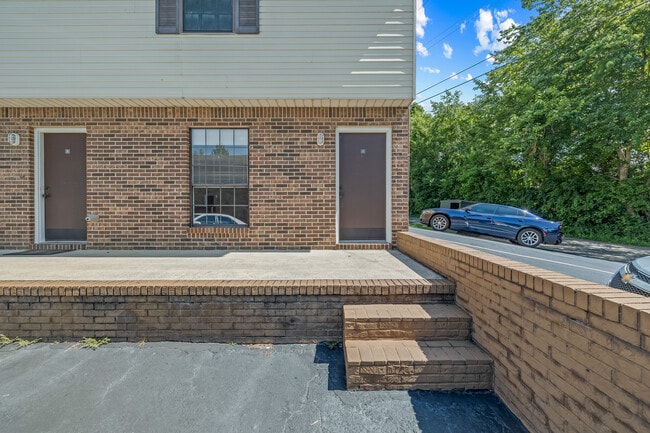 Building Photo - 1791 Lee Ave