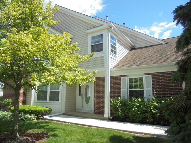 Building Photo - 1122 St Andrews Ct