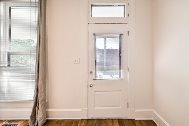 Foto del edificio - 312 N College Ave