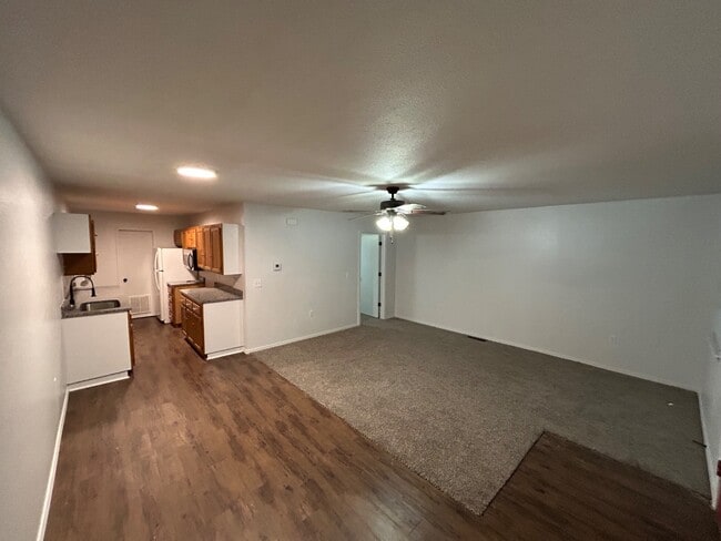 Building Photo - 721 N Vinita Ave