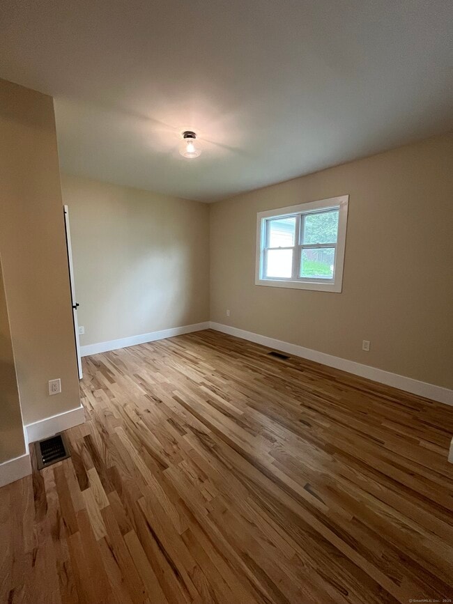 Building Photo - 115 Belden St
