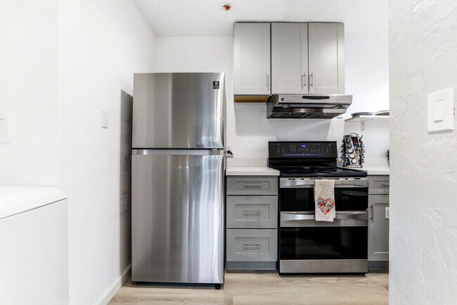 Building Photo - 3290 Cabrillo Dr