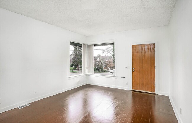 Building Photo - 5057 38th Ave NE