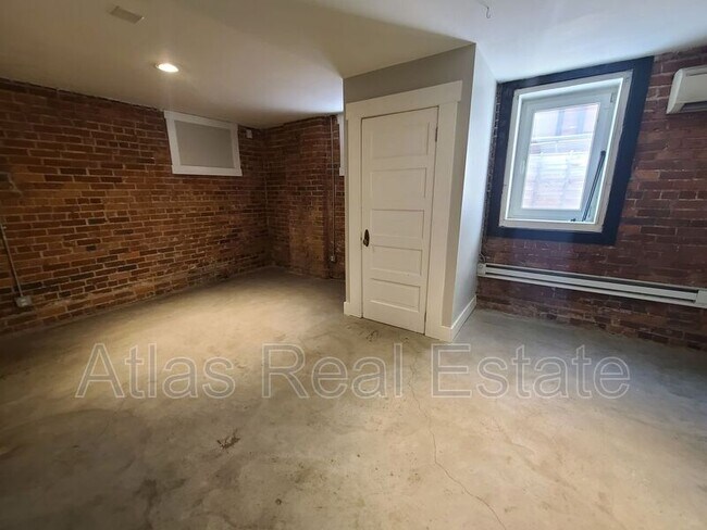Foto del edificio - 1066 N Clarkson St