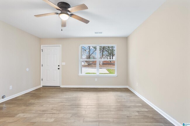 Foto del edificio - 1250 Vivian St SW