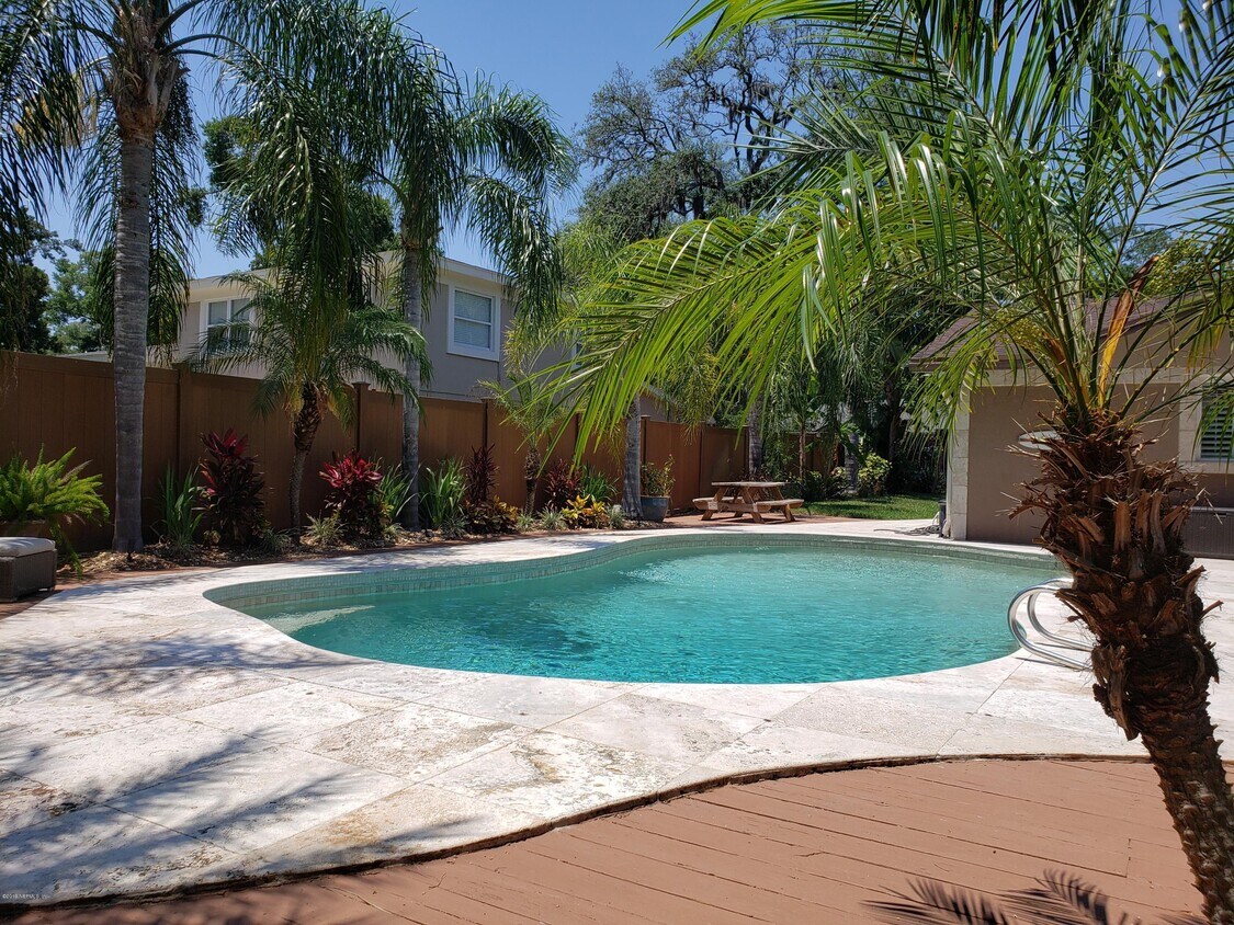 Foto principal - 88 Oakwood Rd