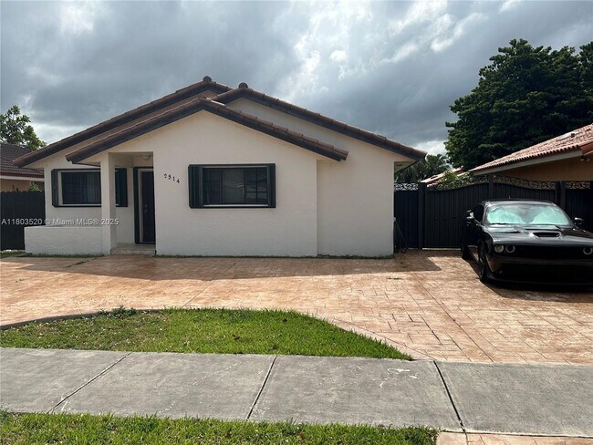 Building Photo - 2514 SW 138th Ave