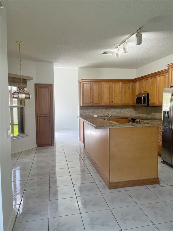 Building Photo - 1320 NW 185th Ave