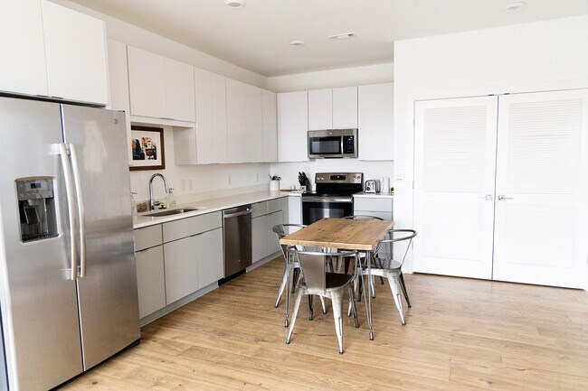 Kitchen - 1402 Pillow St
