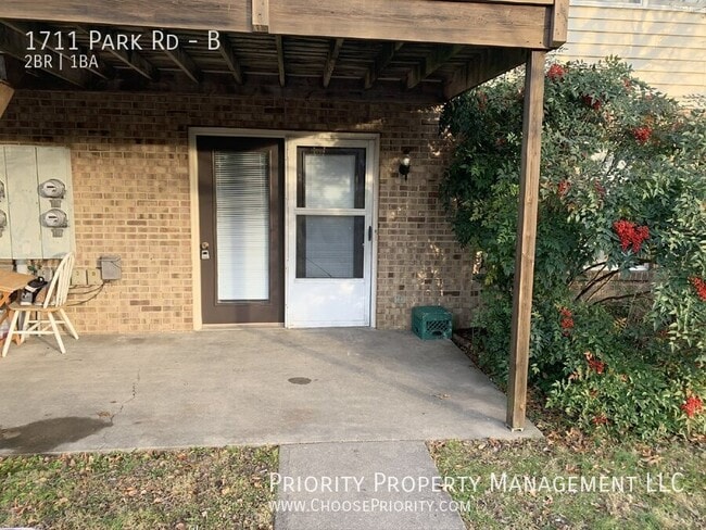 Foto del edificio - 1711 Park Rd