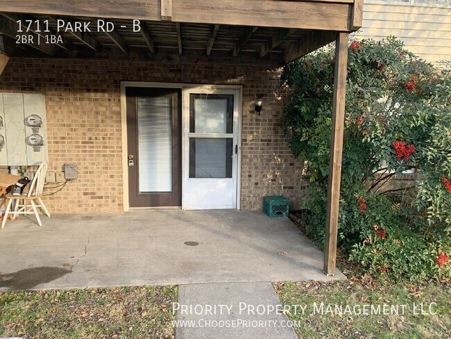 Building Photo - 1711 Park Rd