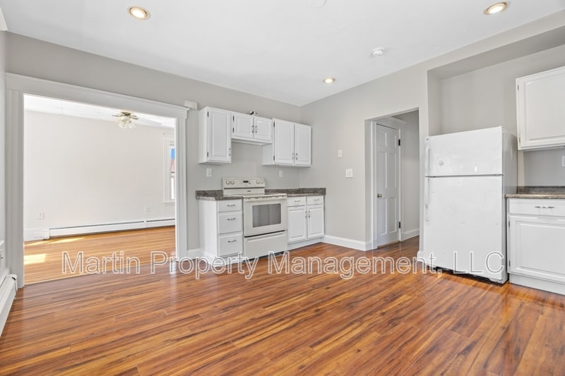 Primary Photo - 23 Park St