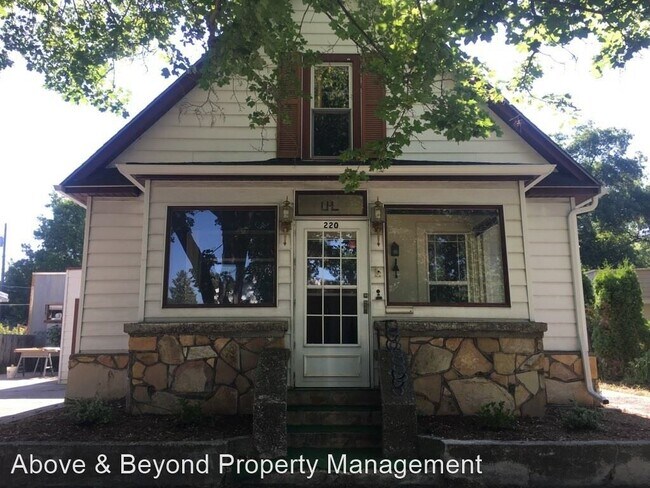 Building Photo - 3 br, 2 bath House - 220 S 8th